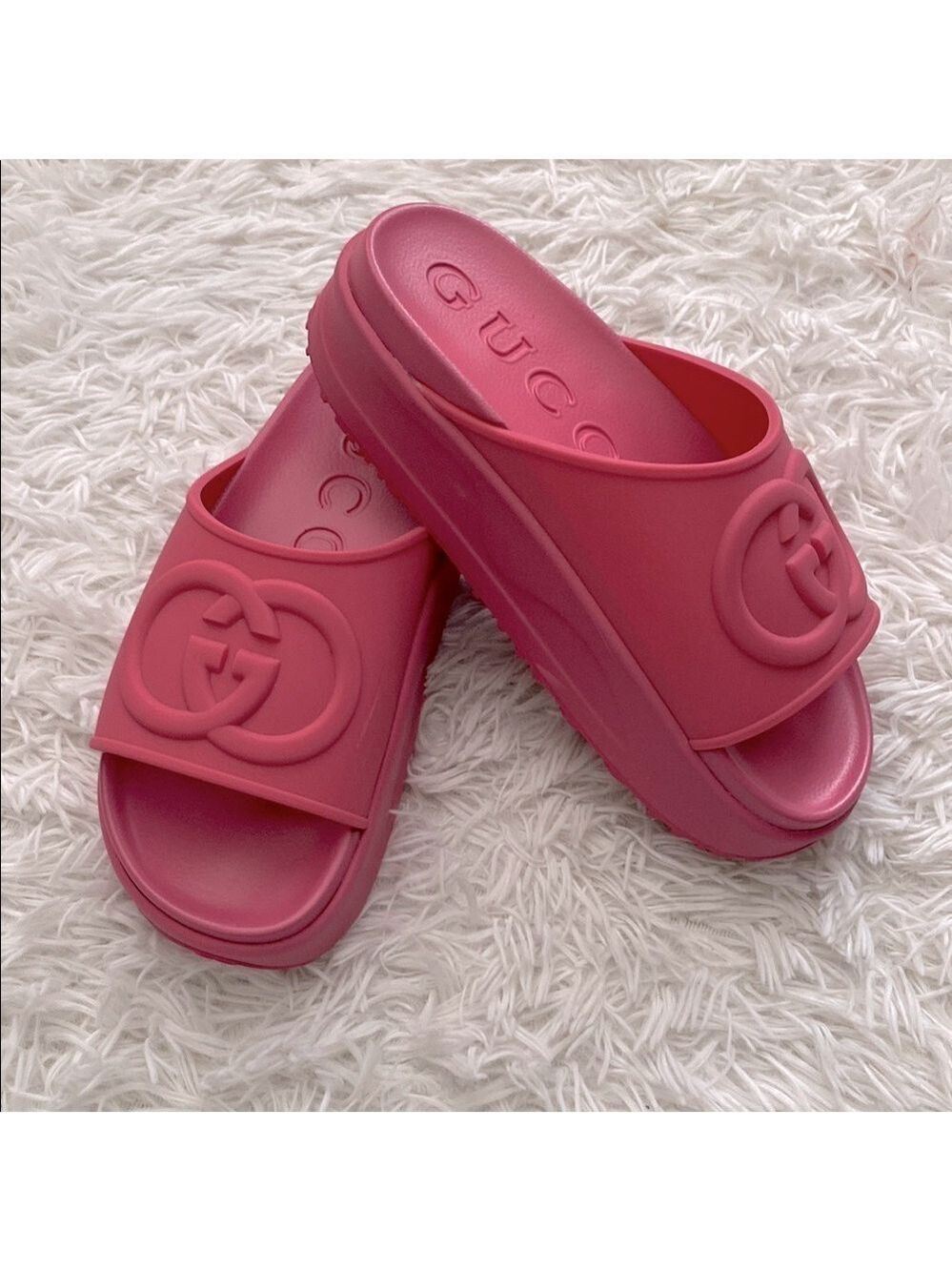 Gucci platform Pink Slide rubber Sandals with Iconic Logo